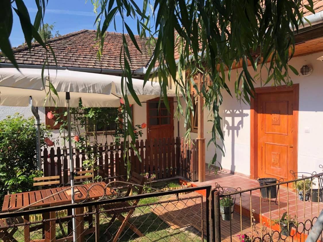 Tepke Guesthouse Garáb Esterno foto